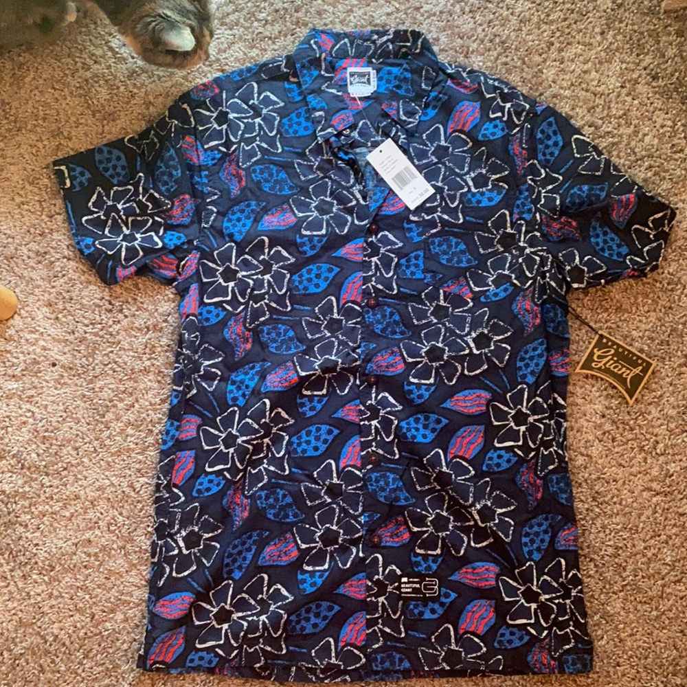 Beautiful Giant Hawaiian shirt